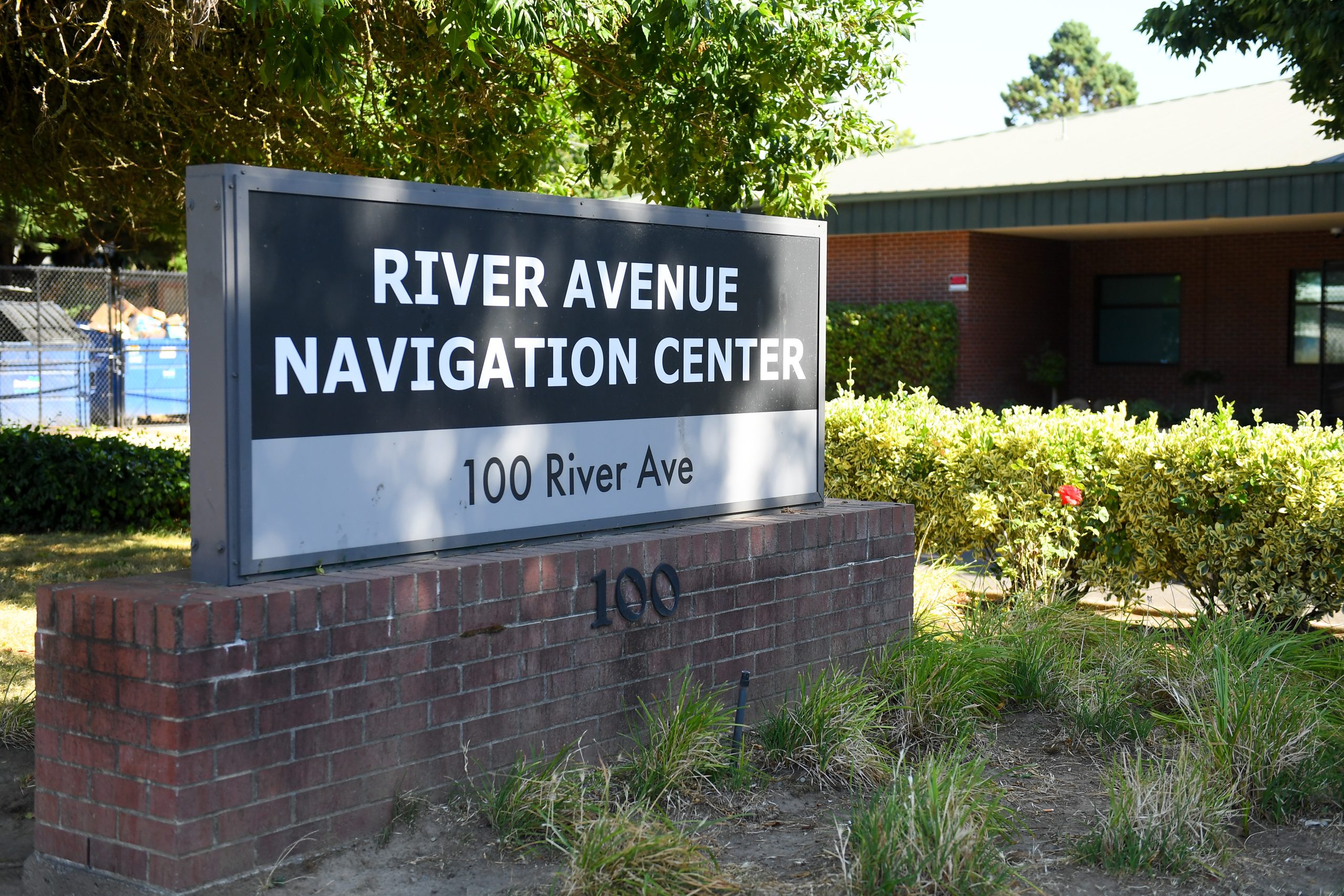 County extends contract with for-profit homeless shelter operator amid questions over costs