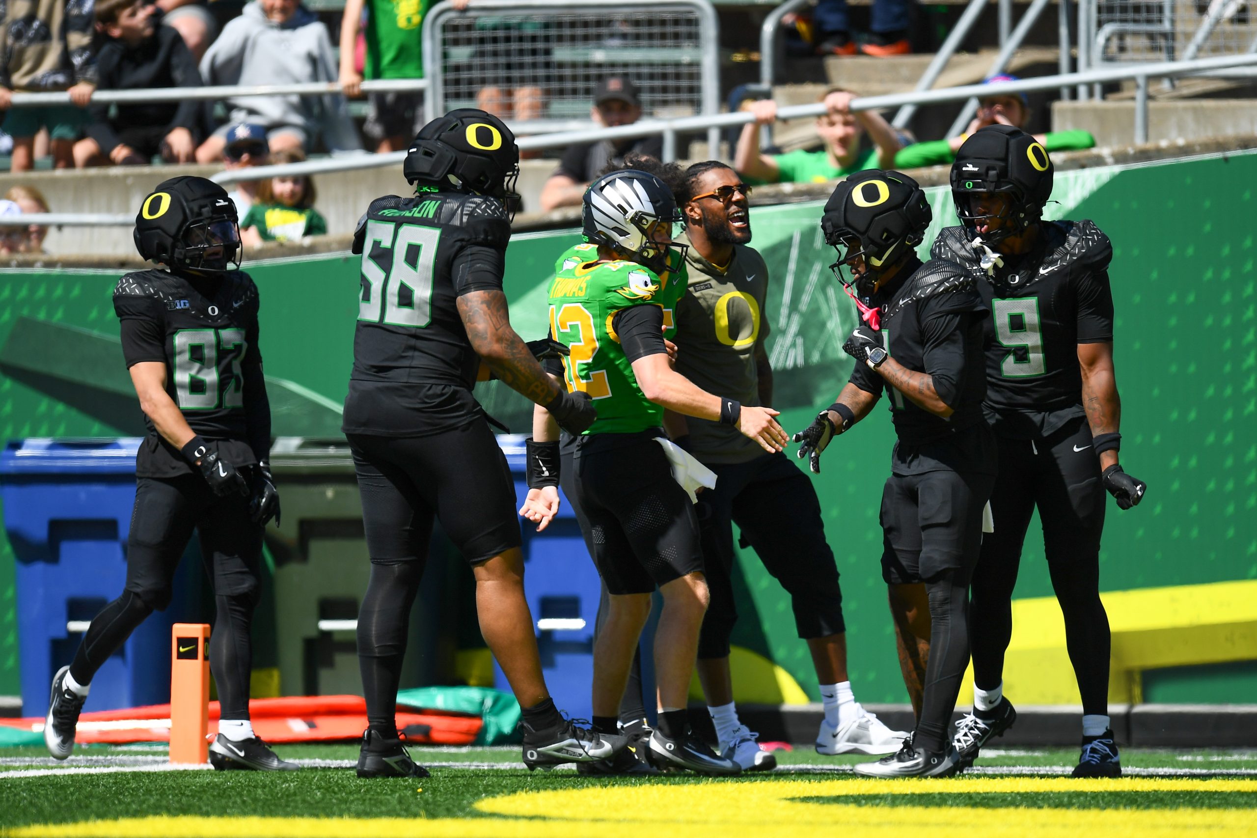 Former Duck, now NFL star, talks to athletes about financial literacy